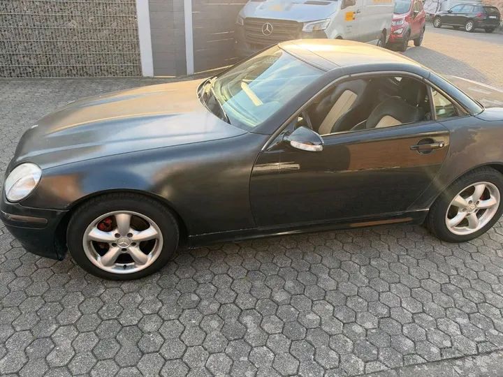 Mercedes-Benz SLK 200