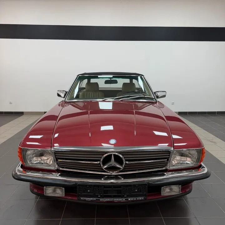 Mercedes-Benz SL 560