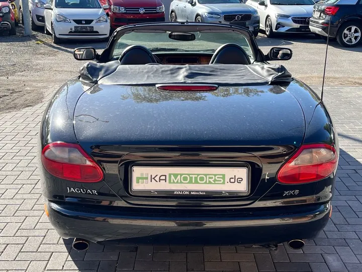 Jaguar XK8