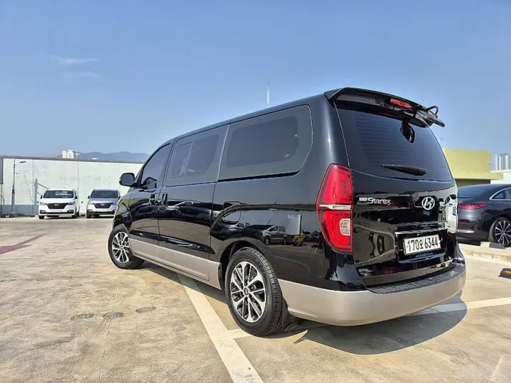 Hyundai Starex