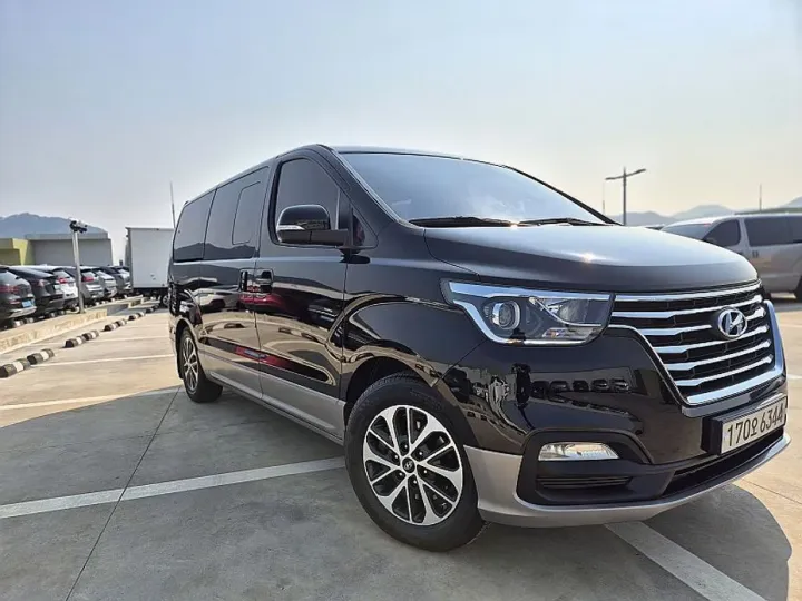 Hyundai Starex