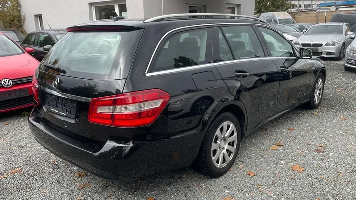 Mercedes-Benz E 200
