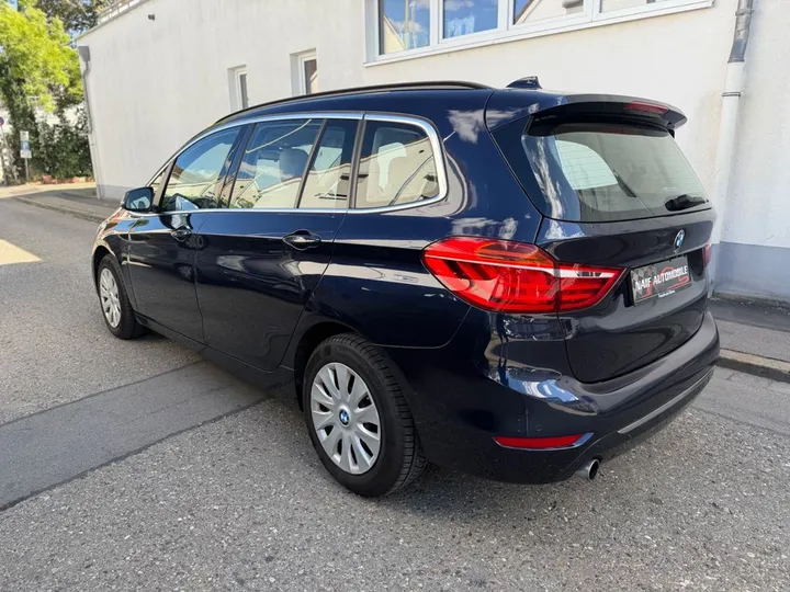 BMW 216