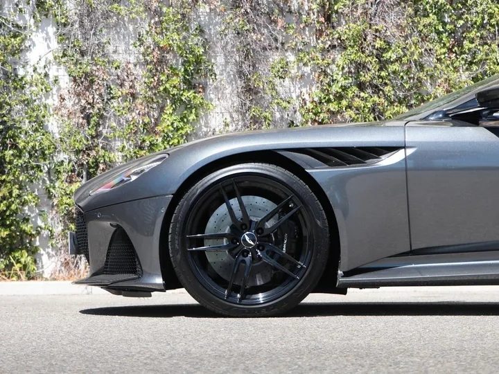 Aston Martin DBS