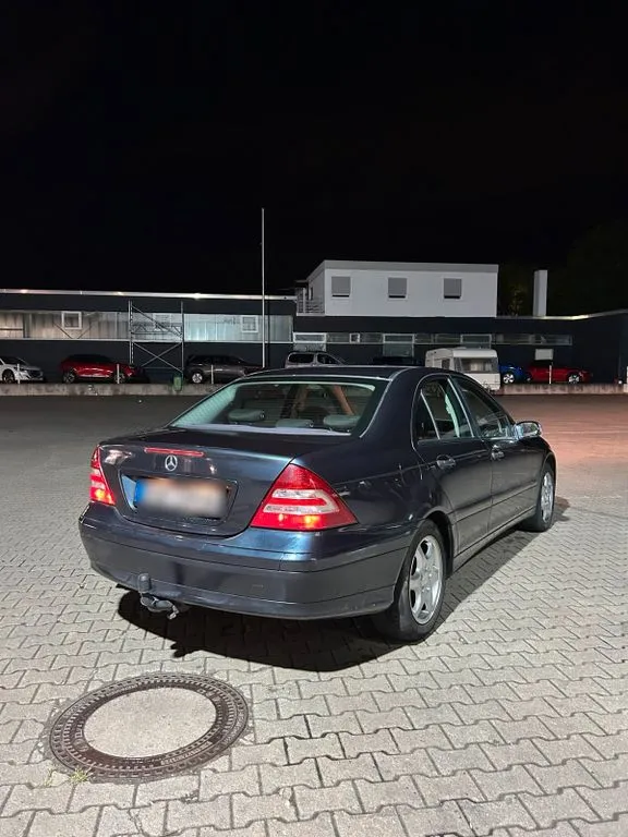 Mercedes-Benz C 200