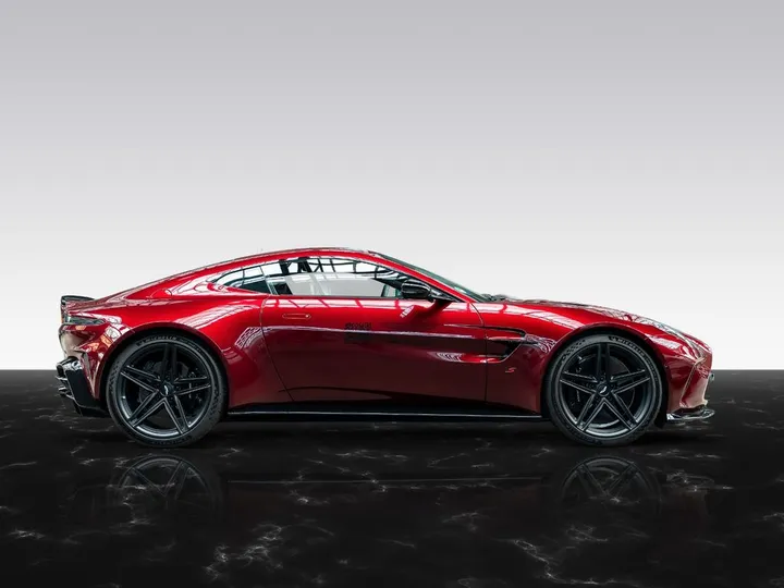 Aston Martin V8 Vantage