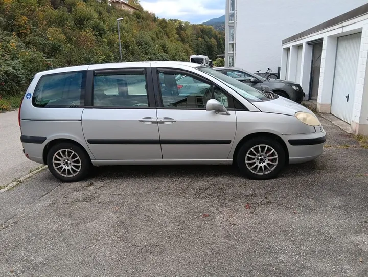 Peugeot 807