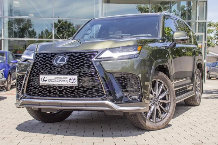 Lexus LX 600