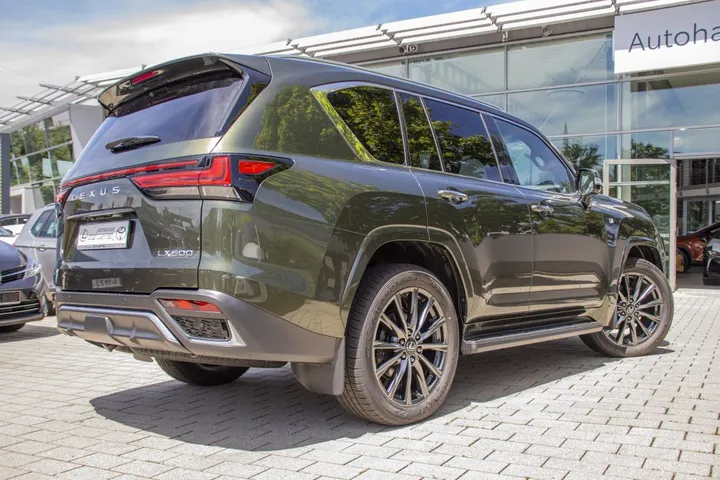 Lexus LX 600