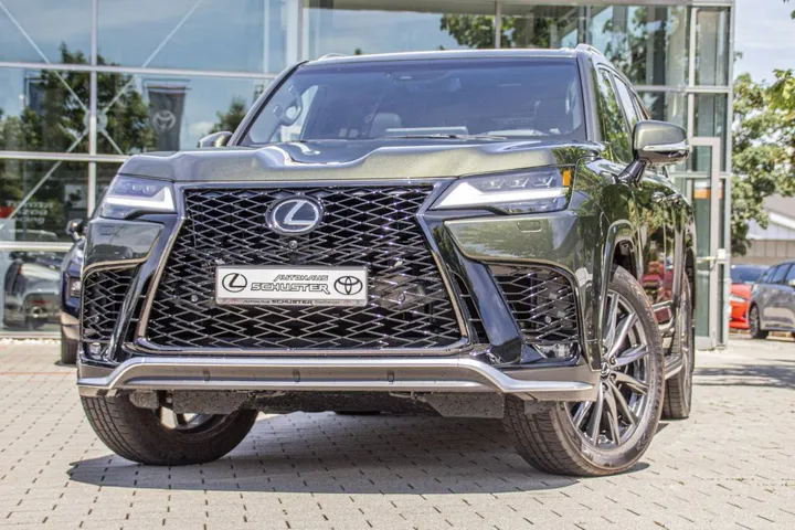 Lexus LX 600