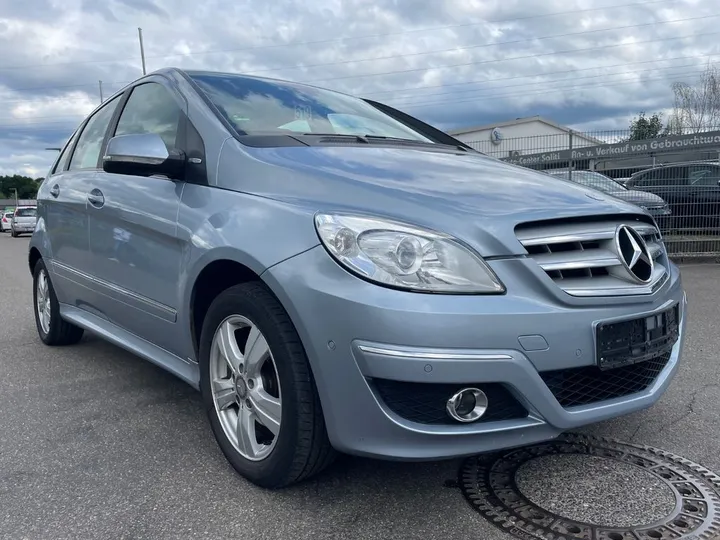 Mercedes-Benz B 170