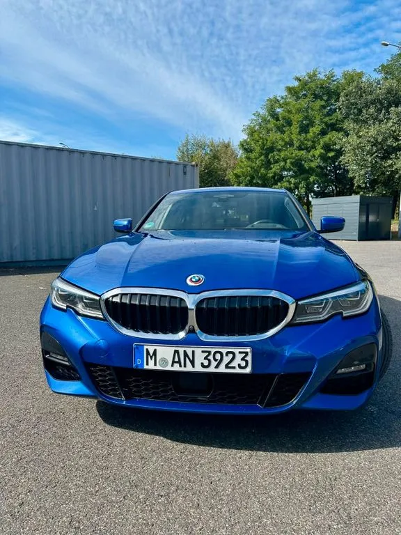 BMW 320
