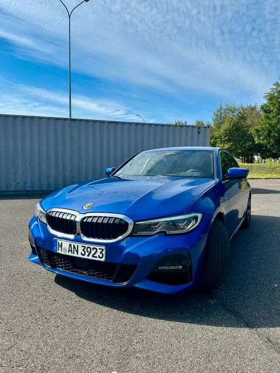 BMW 320