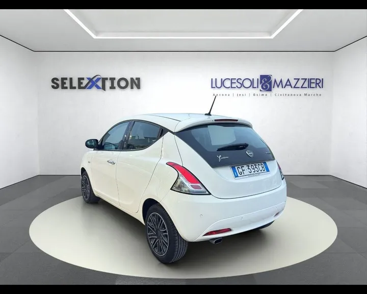 Lancia Ypsilon