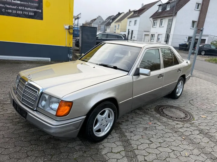 Mercedes-Benz E 200