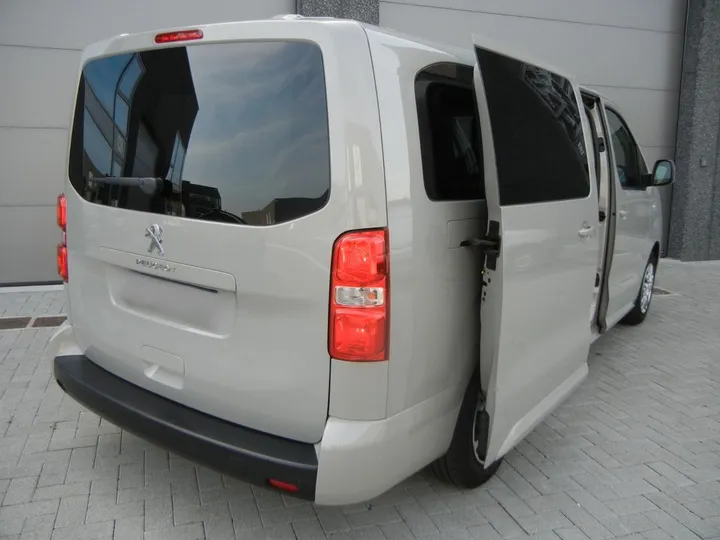 Peugeot Traveller