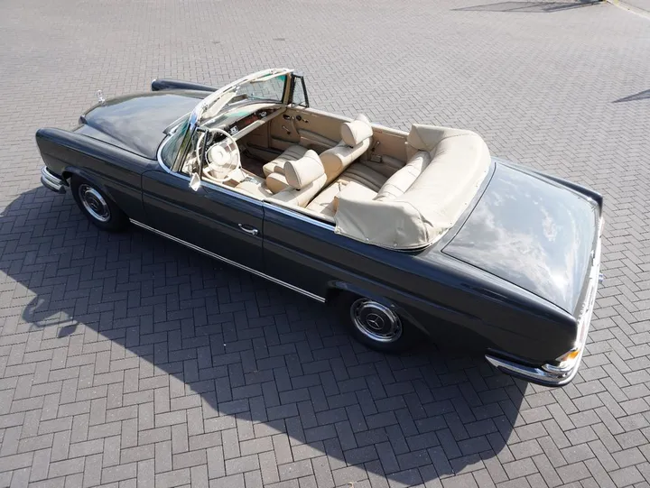 Mercedes-Benz 280