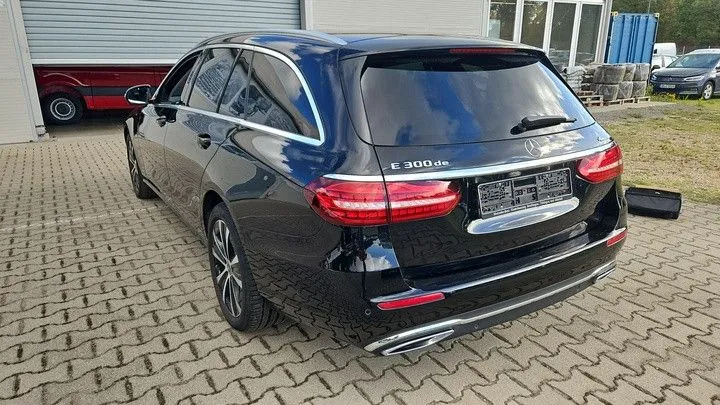 Mercedes-Benz E 300