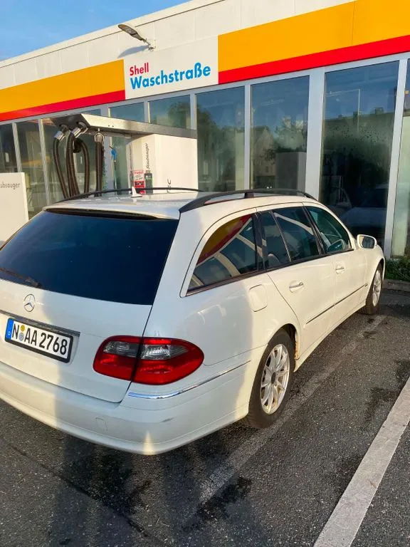 Mercedes-Benz E 200
