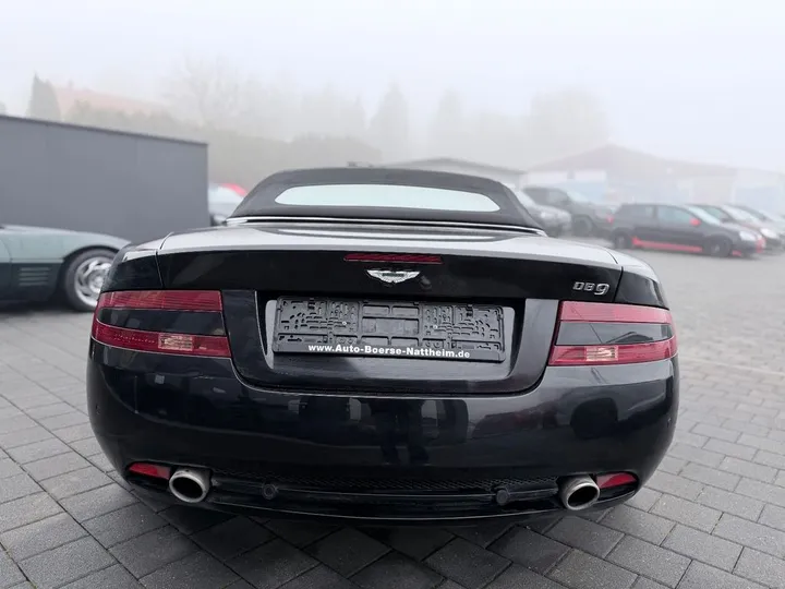Aston Martin DB9