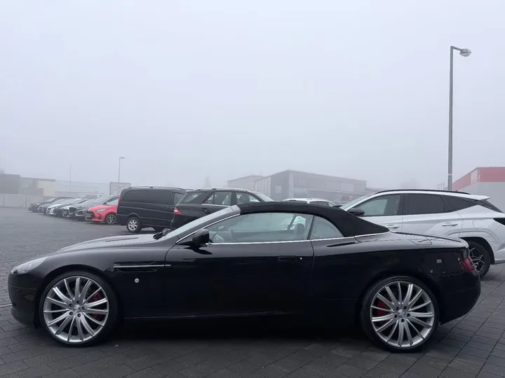 Aston Martin DB9