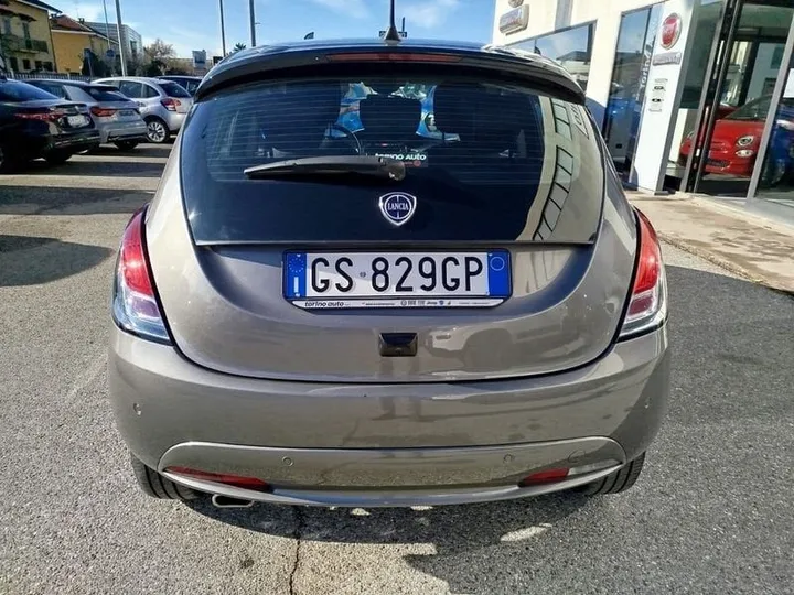 Lancia Ypsilon