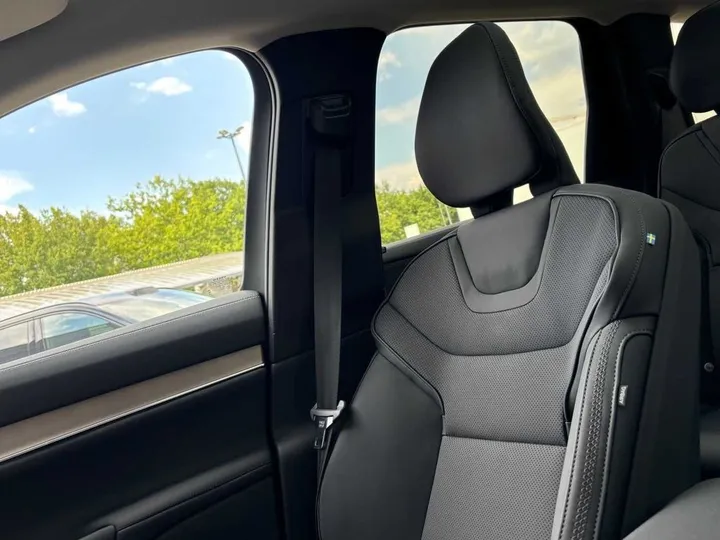 Volvo EX90