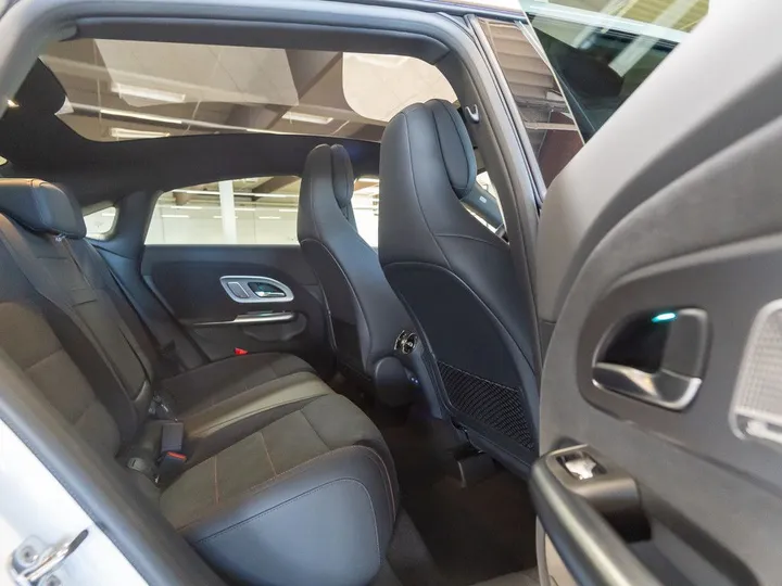 Mercedes-Benz CLA 220
