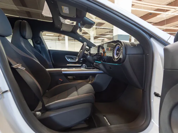 Mercedes-Benz CLA 220