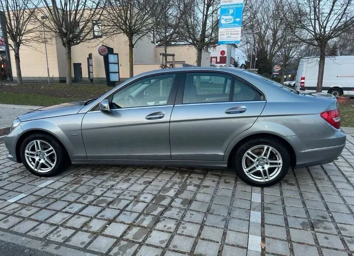Mercedes-Benz C 200