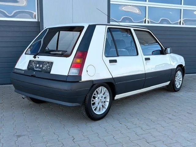 Renault R 5