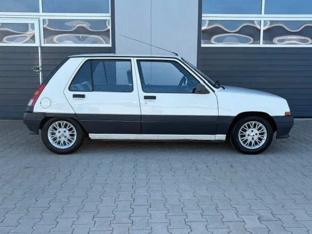 Renault R 5