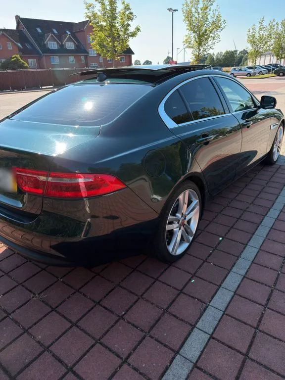 Jaguar XE