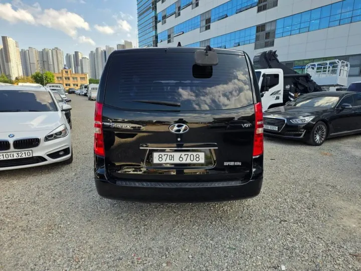Hyundai Starex