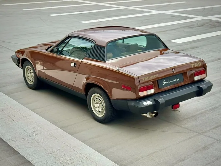 Triumph TR8