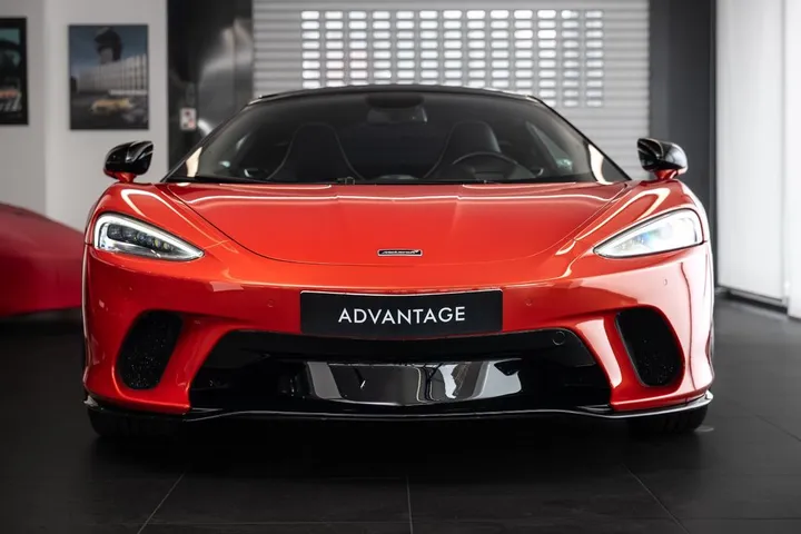 McLaren GT