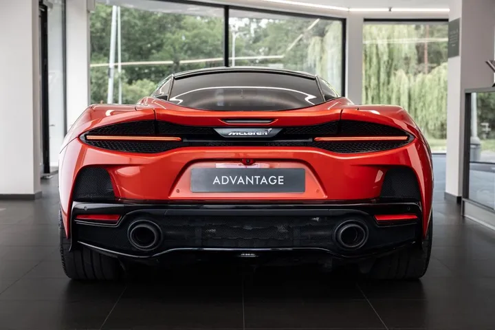 McLaren GT