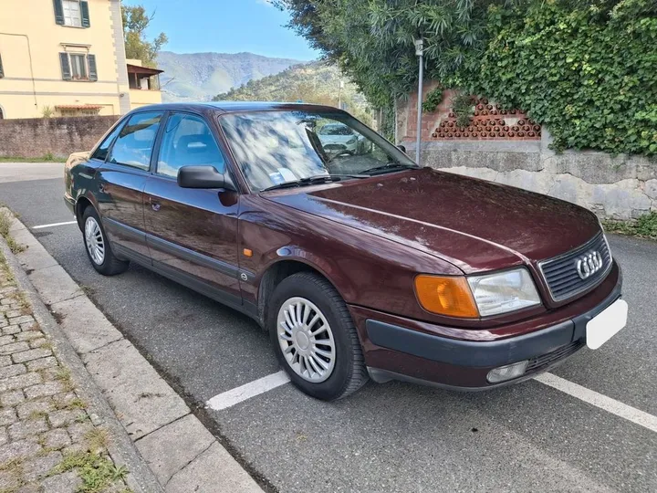Audi 100