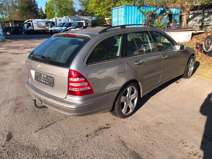 Mercedes-Benz C 220