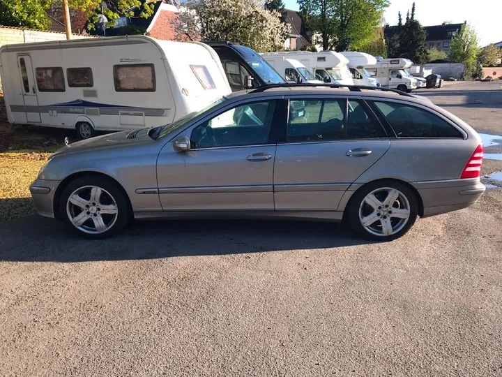 Mercedes-Benz C 220