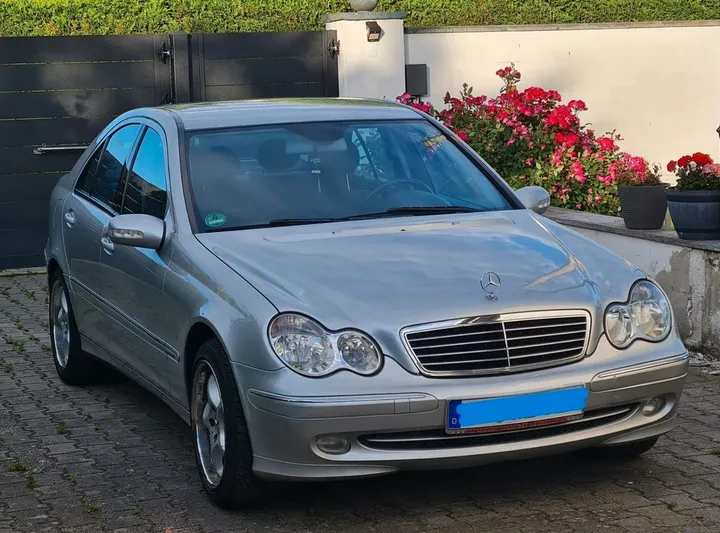 Mercedes-Benz C 320