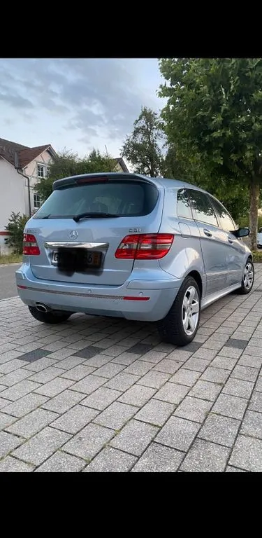 Mercedes-Benz B 200