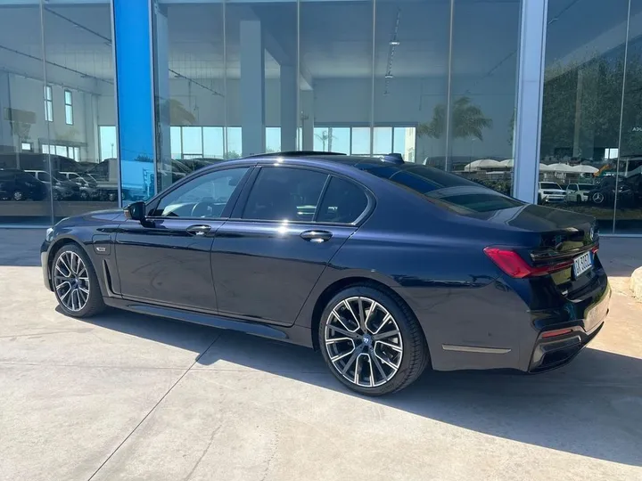 BMW 745