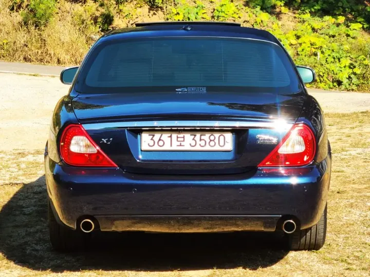 Jaguar XJ