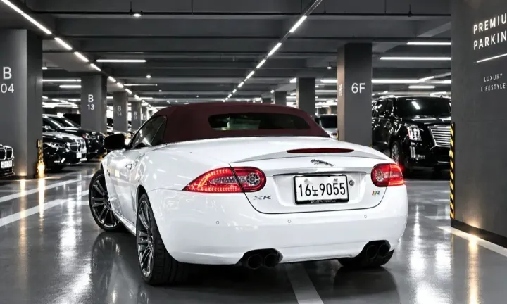 Jaguar XKR