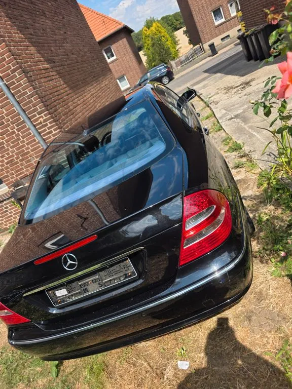Mercedes-Benz E 240