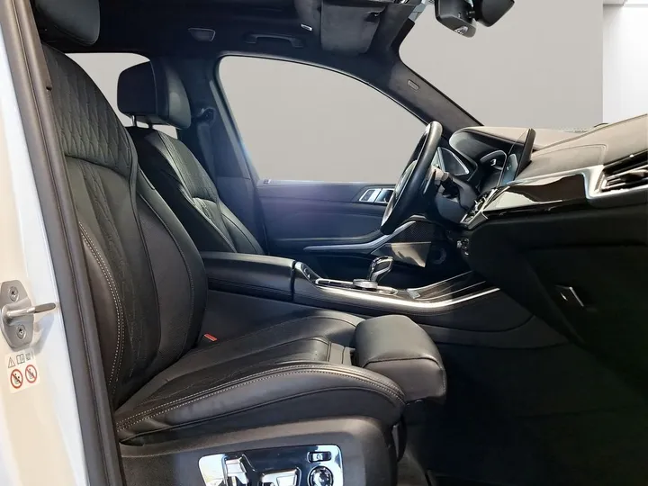 BMW X5 M50