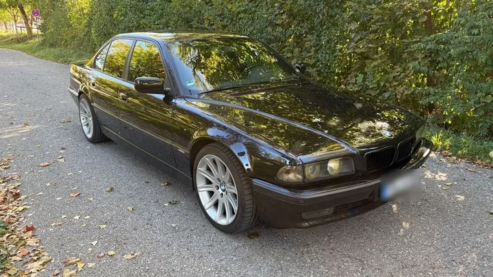 BMW 728