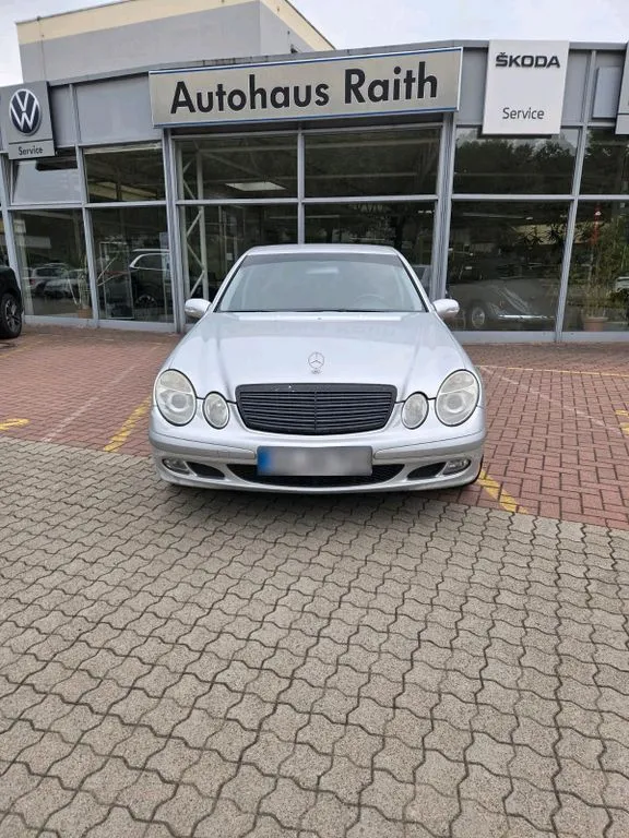 Mercedes-Benz E 200