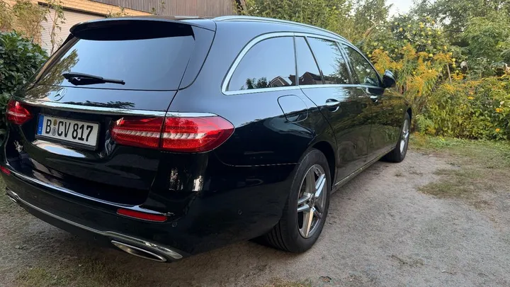 Mercedes-Benz E 200